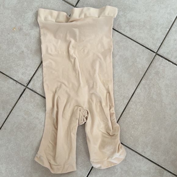 Skims Seamless‎ Sculpt Mid Thigh Short size XL - Picture 4 of 7